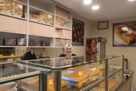 BAKLAVA YÜRÜKOĞLU BAKLAVADAN YENİR