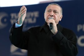 Cumhurbaşkanı Erdoğan: Kıbleyi bilmeyenler, seccadeye ayakkabıyla basar